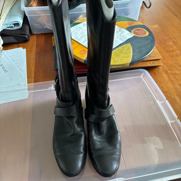 Beautiful designer leather boots perfect for fall! - Picture 2 of 4